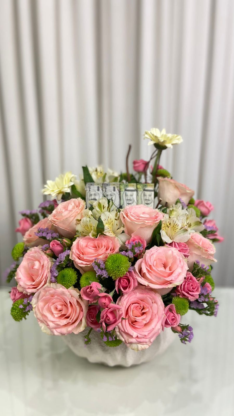 باقة العطاء الوردية